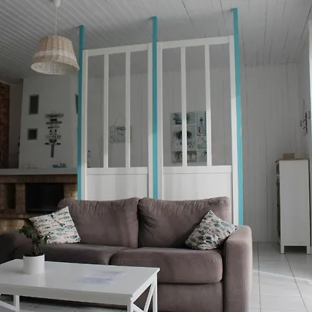 Avec Entre Foret Et - Ambiance Bord De アパート